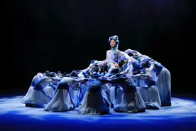 女子群舞《柔情似水》入围第十四届全国舞蹈作品展演图片