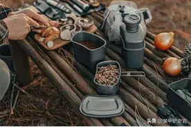 刘连仁北海道野外生存13年，如果有4种户外神器，就是诗和远方图片