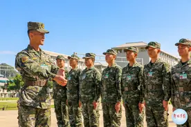 高清组图！直击新兵队列训练现场图片