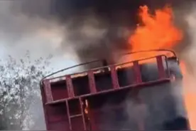货车自燃！30吨玉米变“爆米花”？图片