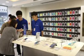 网上买手机和实体店买，到底该怎样选择？其实差别还不小图片