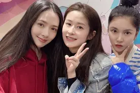 颖儿为4岁爱女大办生日宴！穿牛仔好简单，郭碧婷穿红色反客为主图片