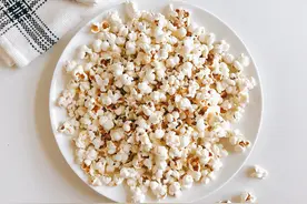 『减肥零食』自制大蒜咸香爆米花图片