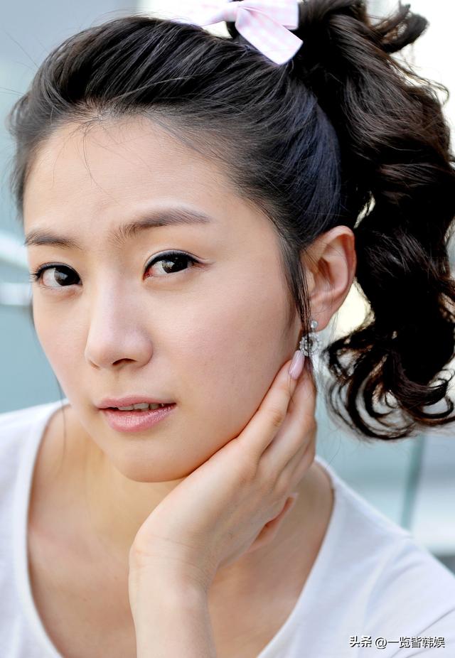 刘荷娜秀身材逆龄生长 放羊的星星后半退圈 嫁棒球运动员身价暴涨