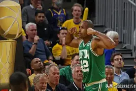 NBA球员的诡异投篮姿势！拧麻花式投篮，坐稳姿势丑陋排行榜第一图片