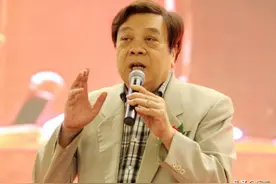 赵忠祥：一生献给事业78岁病逝，遗产却没给妻子、儿子一分图片