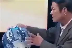 100万瓷罐鉴定只值500块，老汉亮出身份打脸专家：你也配叫专家？图片