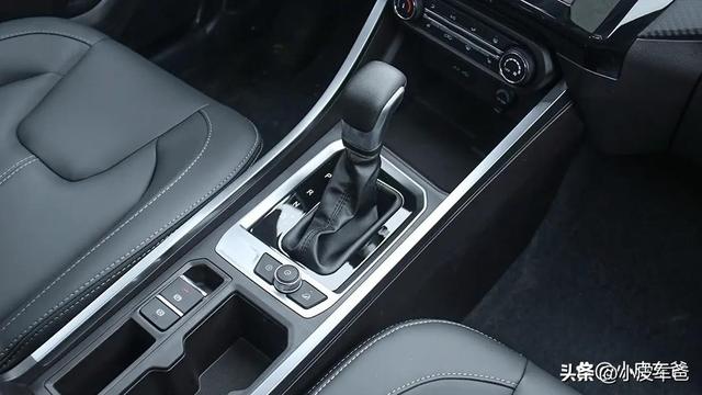 小车驾照C1和C2区别是什么，C1和C2考试内容一样吗，哪个更容易？