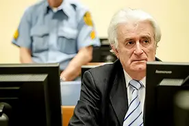 美国悬赏500万捉拿，效仿米洛舍维奇为己辩护，卡拉季奇结局如何图片