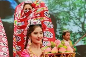 四川人老曹的维汉夫妻情：从青涩到甘甜，恩爱不打折，理解万万岁图片