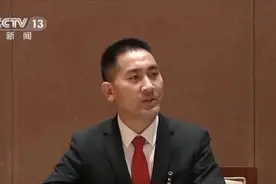 “走出大山不是为了逃离大山”，曾千里背母上大学的他成二十大代表图片