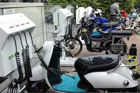 电动车充电器变绿灯后，还要继续充电吗？充多久为好？一次说清楚图片