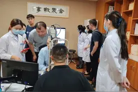 广东首例巩膜镜在广州成功验配！图片