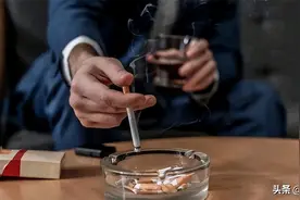 酒瘾、烟瘾、色瘾哪个伤害最大？想要长寿，男性应该戒哪种？图片