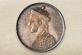 一种雕刻皇帝像的银元，行情一路上涨，但也要注意它的不同分期图片