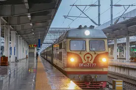 错峰旅游正当时 广西开行首趟“闯关东·看草原”主题旅游专列图片