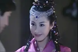 11版赵敏女装登场，谁像书里走出来的蒙古第一美人，谁像老妇装嫩图片