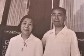 1992年周总理侄子周荣庆病逝，临终对妻子说：该和你一起看看七妈图片