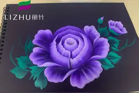 南宁美甲培训学校作品：3D美甲彩绘排笔图片