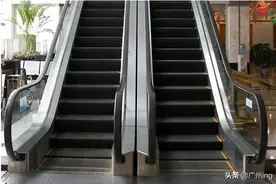 保洁员狂奔救人摔倒后爬起来按停扶梯图片