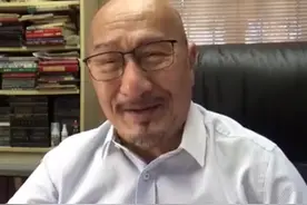 “光头佬”麦嘉罕露面，精神奕奕状态好，曾险破产78岁生活低调图片