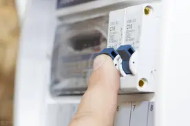 家里电表转得飞快？教你4招，让你电表轻松“变慢”，省下不少钱图片