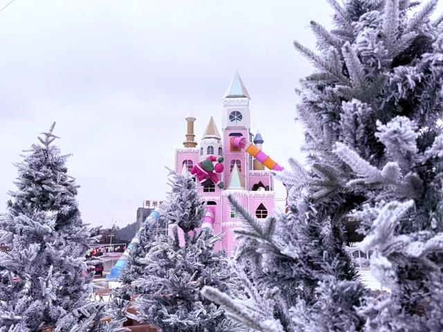 多彩欢乐谷“2026·冰雪千灯会”1月1日正式启幕