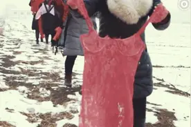 情趣内衣背后，一群神秘的大妈图片