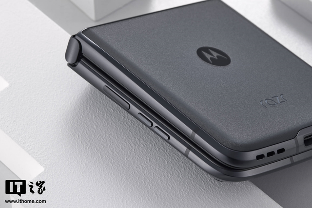 moto razr 2022 上手体验：实用为先，以旗舰致敬经典