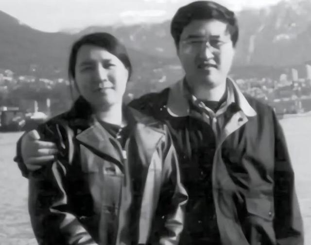 因不给弟弟买房子，女博士被父亲砍死，父亲大骂：白眼狼该杀