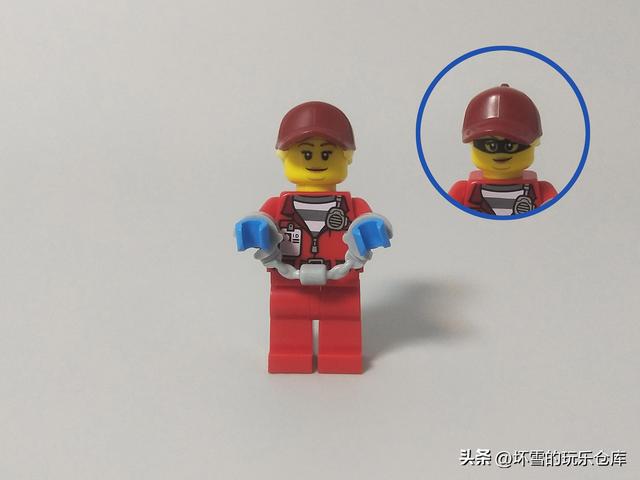 乐高城市组套装试玩，警察大战银行抢匪，保障乐高城市安全