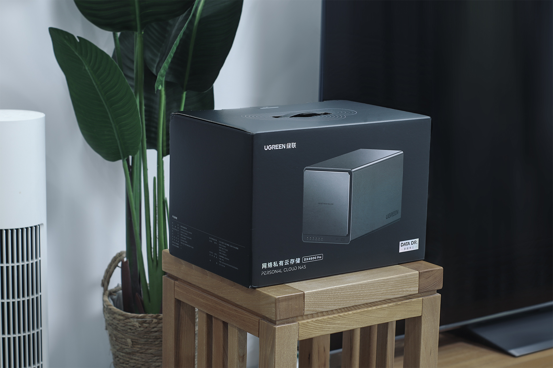 同时兼顾易用和专业的NAS是什么体验？绿联DX4600 PRO开箱