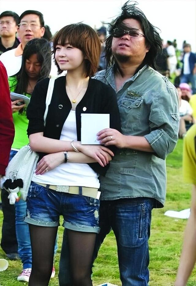 高晓松和徐珊珊离婚10年了,再看两人的现状天差地别