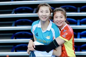 袁心玥迎25岁生日，落地天津，没有郎平，小苹果还能出国打球吗？图片