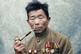 四旬黄皮肤大叔参军，却被战友轻视嘲笑，结果他狙杀367个敌人图片