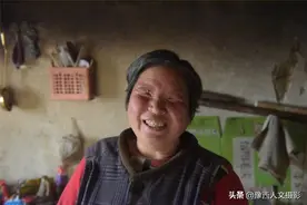 55岁失明大姐有个新年愿望：生活上啥也不要，就想找份工作图片