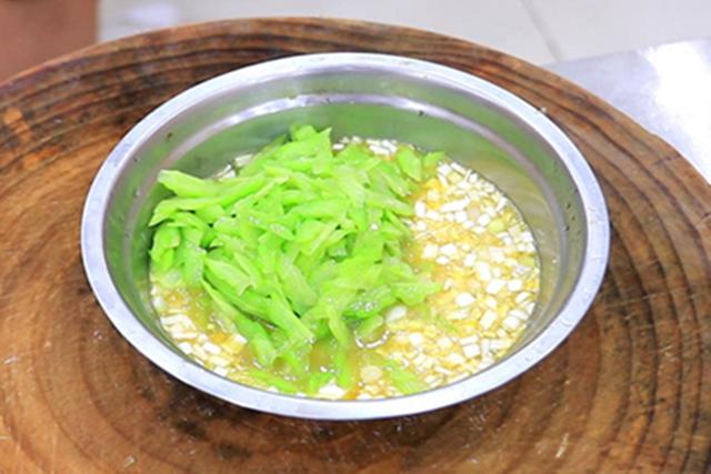 “七月中、腊月半，老人过得心胆颤”，为啥？这6种食物或可缓解