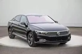 气场接近奥迪，30周年纪念版迈腾亮相，配置拉满，能否逆袭成功？图片