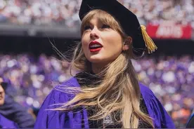 看了Taylor Swift的博士毕业照，你还有什么理由不读博？图片