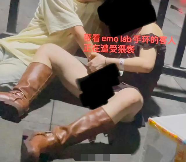 酒吧门口男女发生关系，疑似女方不清醒事件，警方通报后续来了