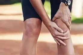 什么是膝骨性关节炎？该怎么治疗？经验丰富老中医教你一招图片