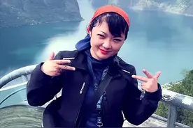 2019年，南京妈妈李春辉，骑摩托穿越25国，去欧洲看望两个女儿图片