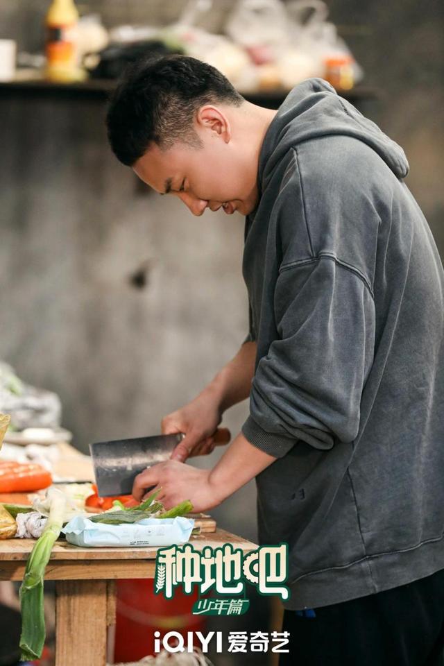 《种地吧》呼兰徐志胜差点花钱成乙方 全员搬运4000盆玫瑰
