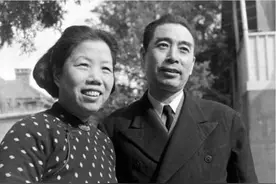 1984年邓颖超八十大寿，秘书赵炜回忆：宋美龄送来一只水晶兔图片