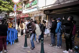 只要有差价，什么都有人带：拱北口岸那些夹带“私货”的人图片