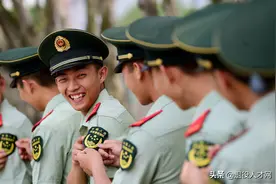 文科生和理科生当兵也有差距！大龄参军怎么样？图片