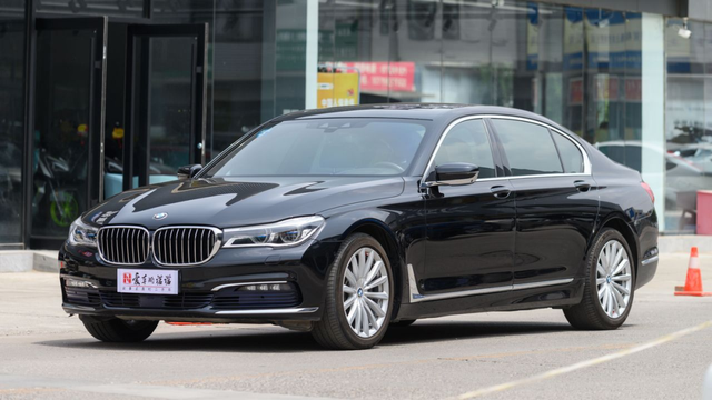 只比新车便宜100万的行政级座驾——二手宝马740Li