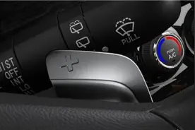 开到报废都没用过，换挡拨片如何正确使用？图片