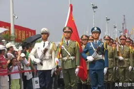 解放军的六代军服，97式军服非常经典，为何使用部队最少？图片