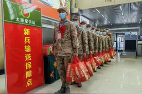 启程！山西各地欢送新兵奔赴军营图片